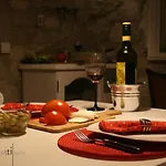 Old Center Apartment *